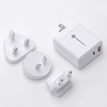 Internationales iPhone Schnell Ladegerät mit Adapter PD QC am Tisch Zubehör online kaufen