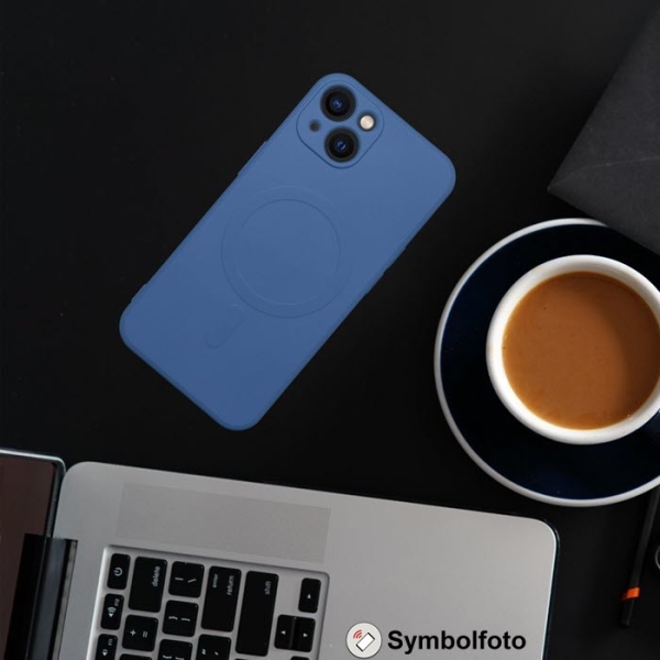 iPhone 15 Pro Max Silicone Mag Cover MagSafe in blau Details am Tisch Zubehör online kaufen bestellen